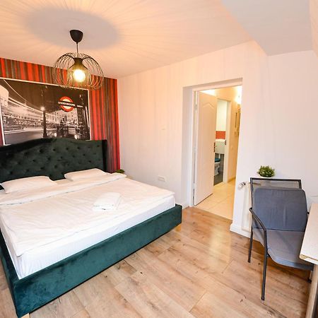 The Lincoln Suites - Central Shabbat Friendly Apartments บูคาเรสต์ ภายนอก รูปภาพ