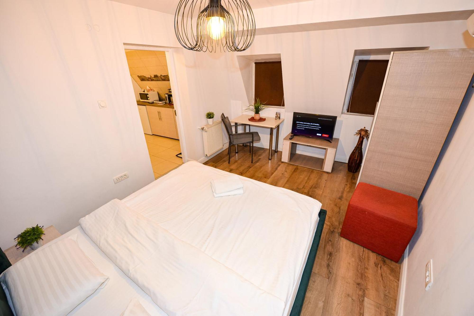 The Lincoln Suites - Central Shabbat Friendly Apartments บูคาเรสต์ ภายนอก รูปภาพ