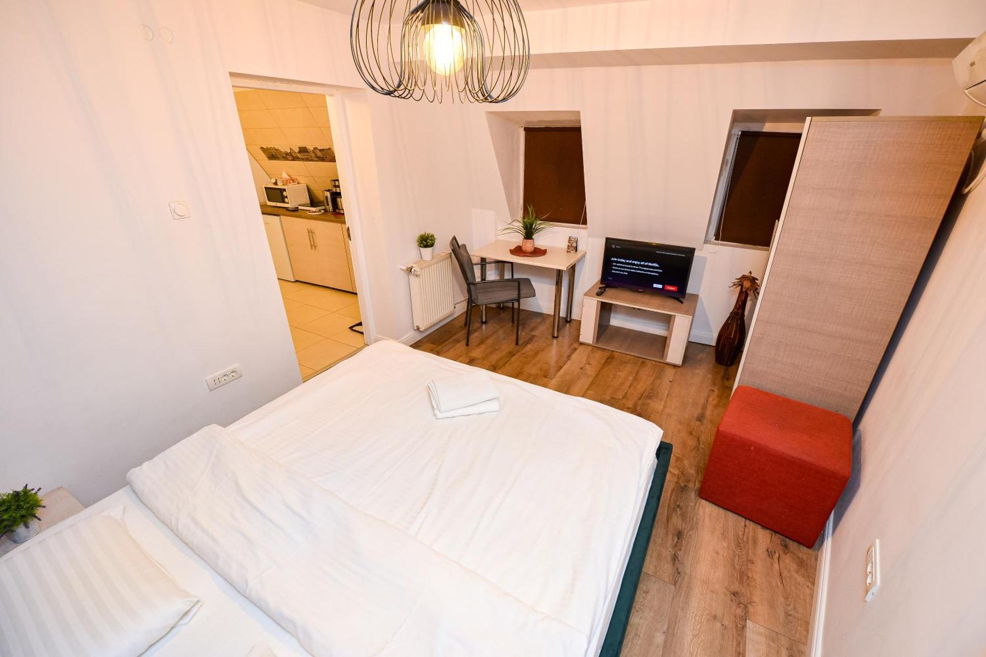 The Lincoln Suites - Central Shabbat Friendly Apartments บูคาเรสต์ ภายนอก รูปภาพ