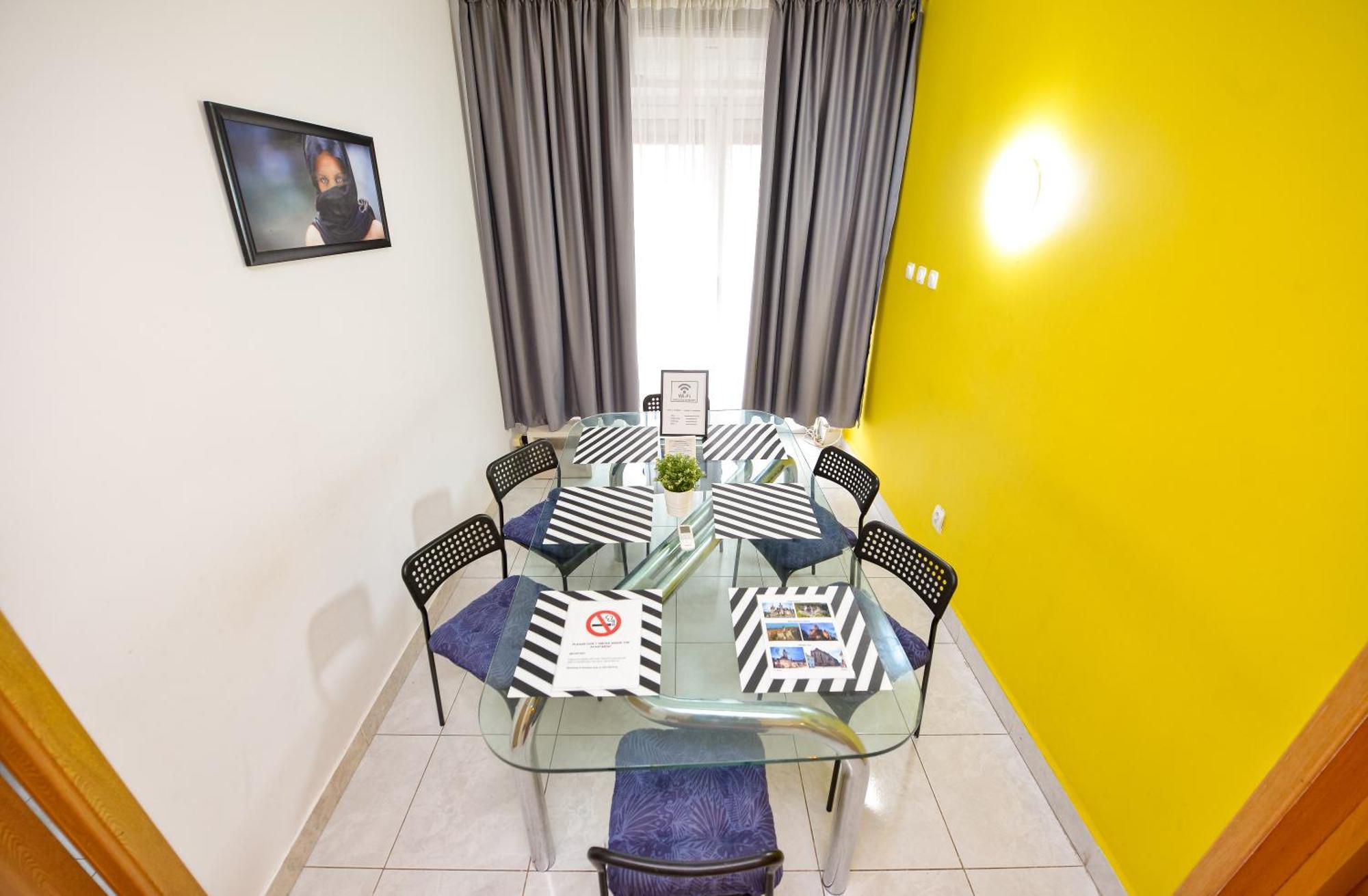 The Lincoln Suites - Central Shabbat Friendly Apartments บูคาเรสต์ ภายนอก รูปภาพ