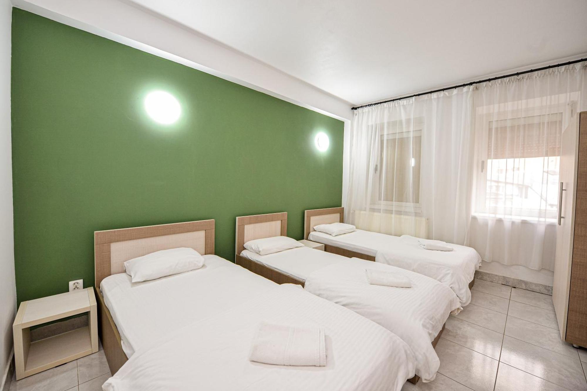 The Lincoln Suites - Central Shabbat Friendly Apartments บูคาเรสต์ ภายนอก รูปภาพ