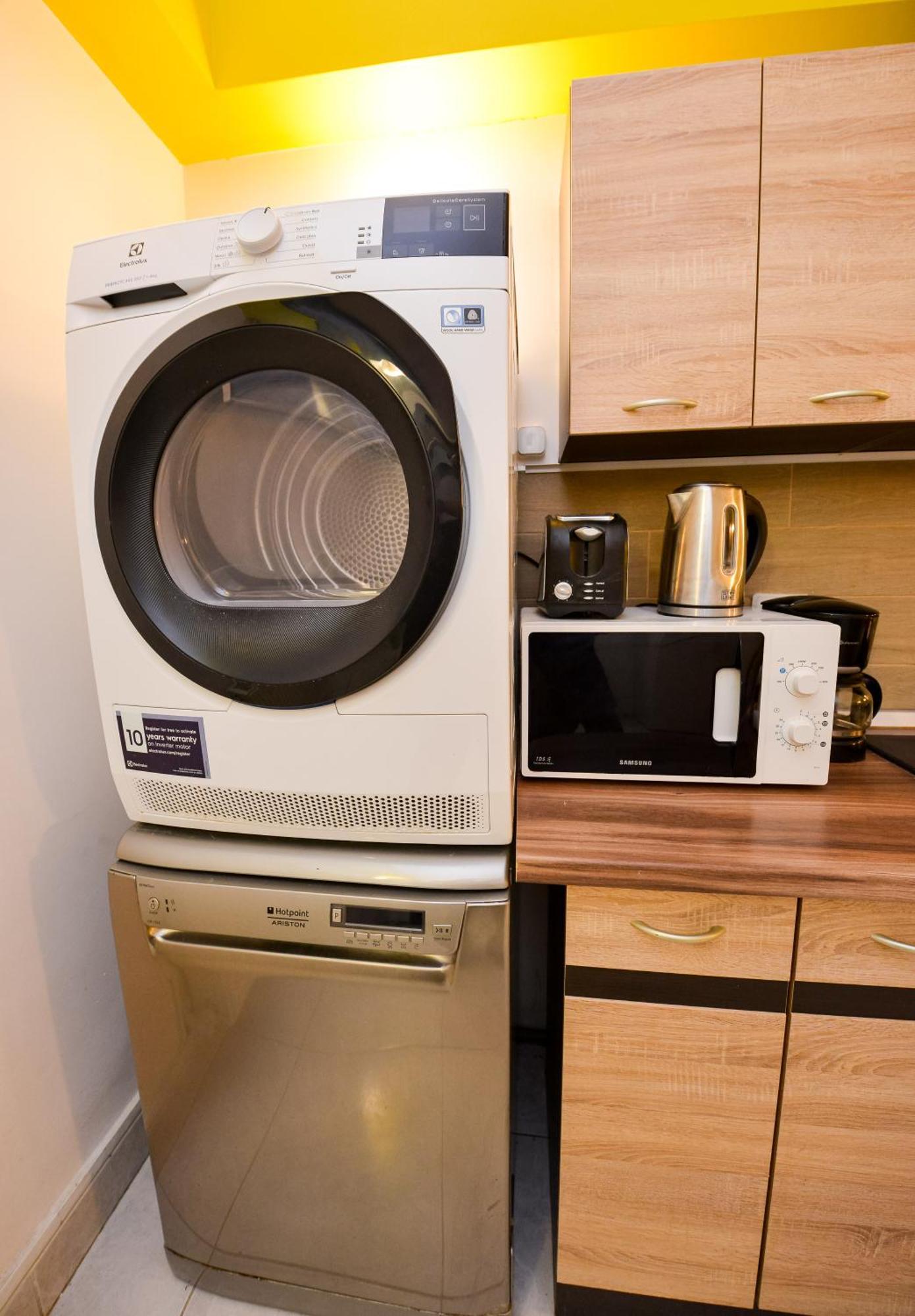 The Lincoln Suites - Central Shabbat Friendly Apartments บูคาเรสต์ ภายนอก รูปภาพ